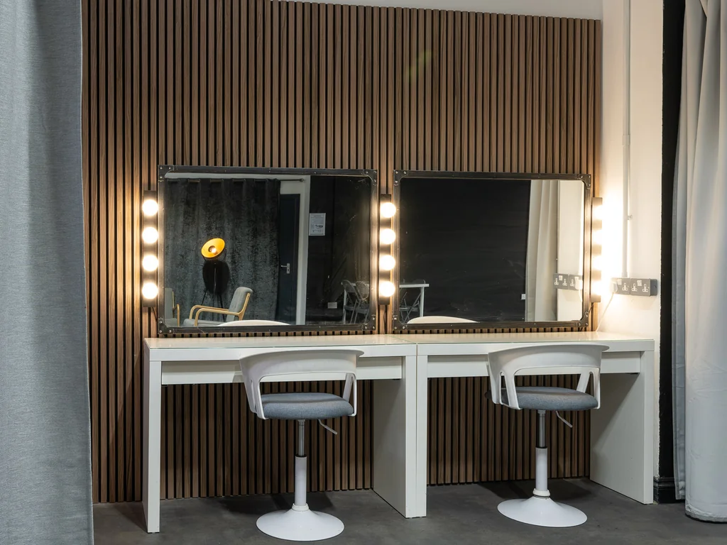 Studio 4