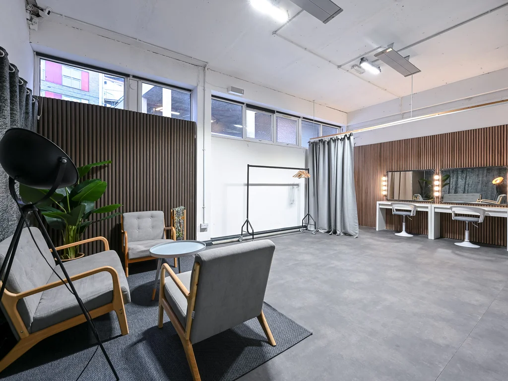 Studio 4