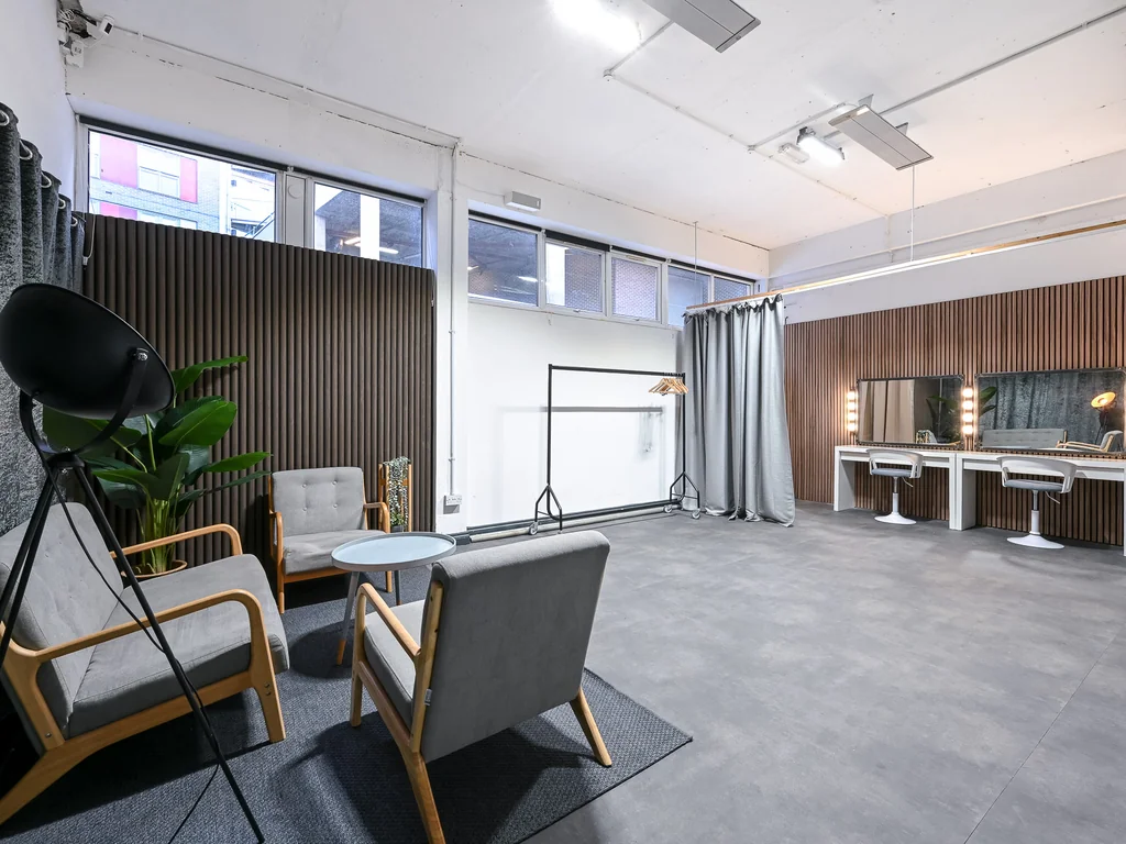 Studio 4