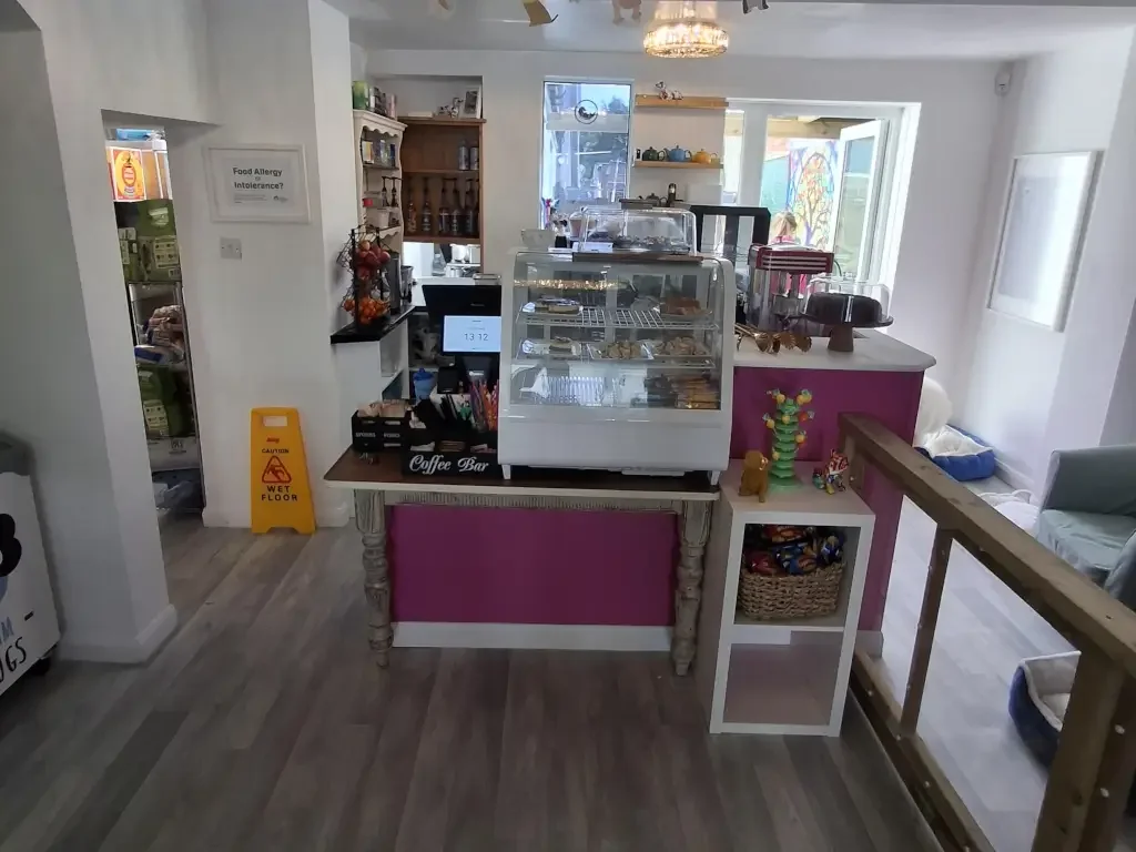 Cafe and Restaurant