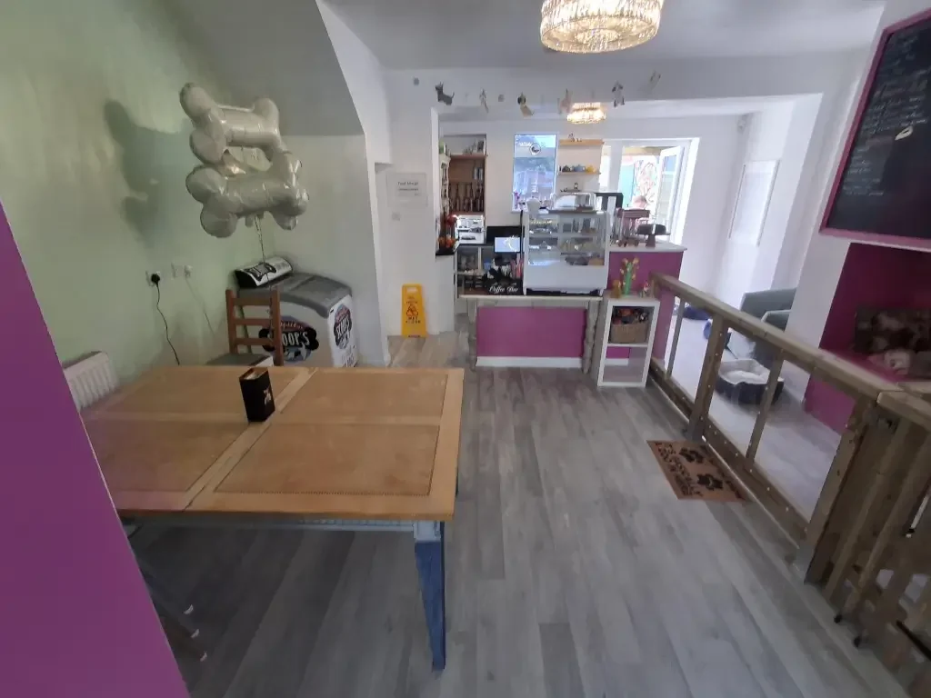 Cafe and Restaurant