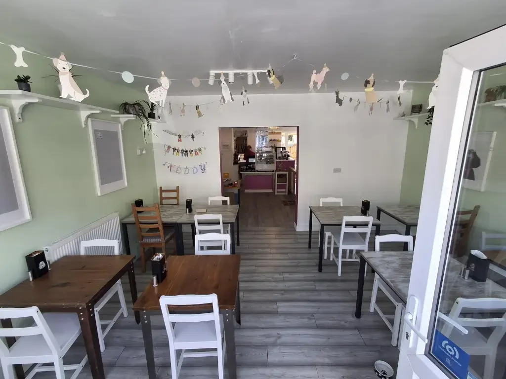 Cafe and Restaurant