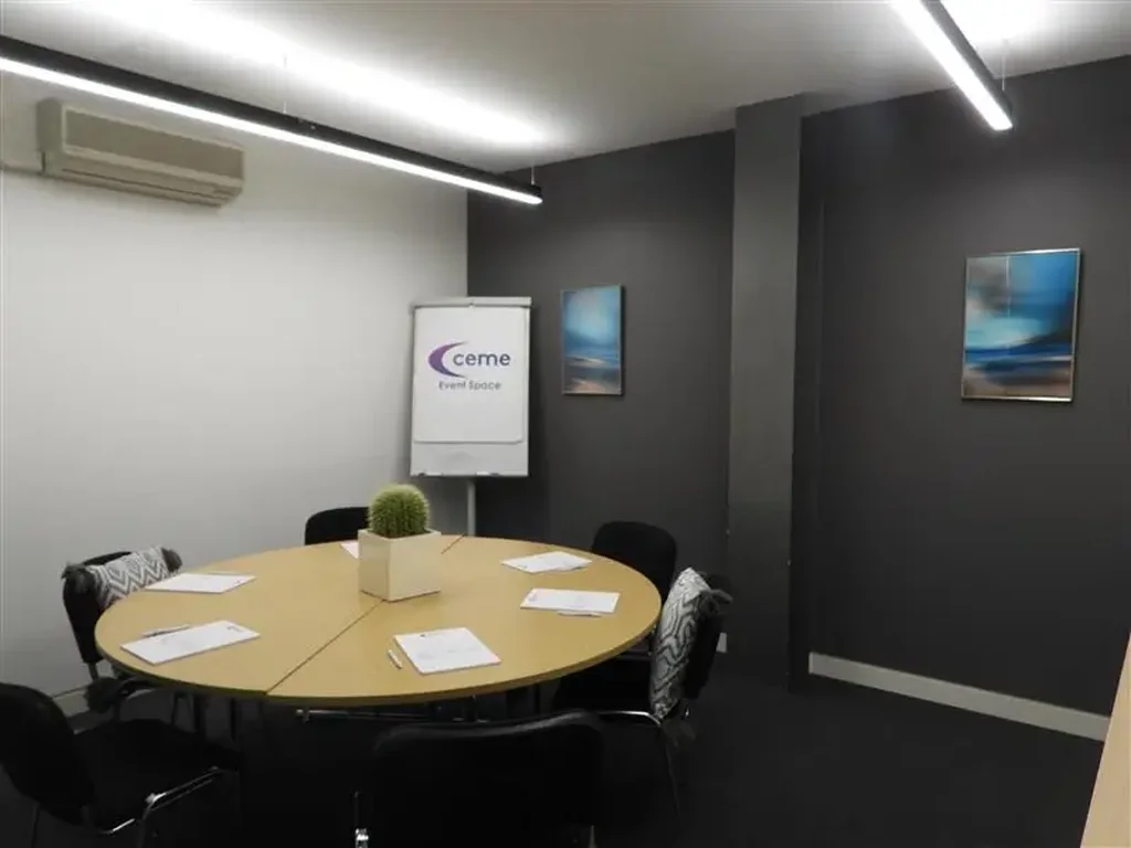 Small Meeting Room 183