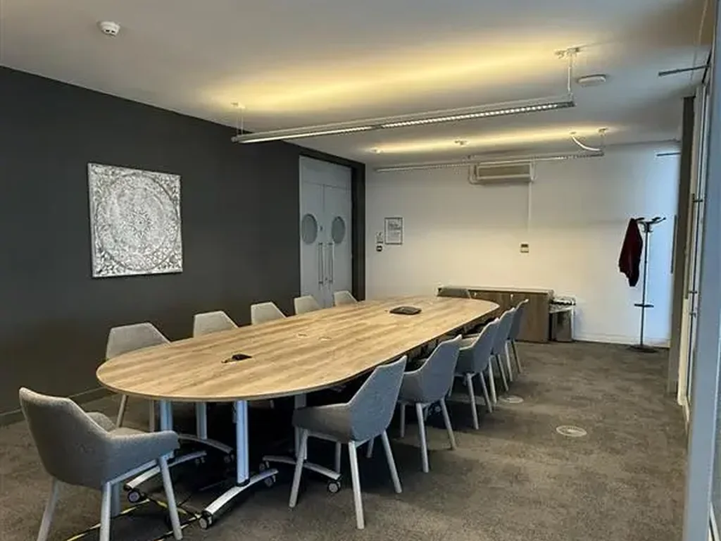 Executive Boardroom 273