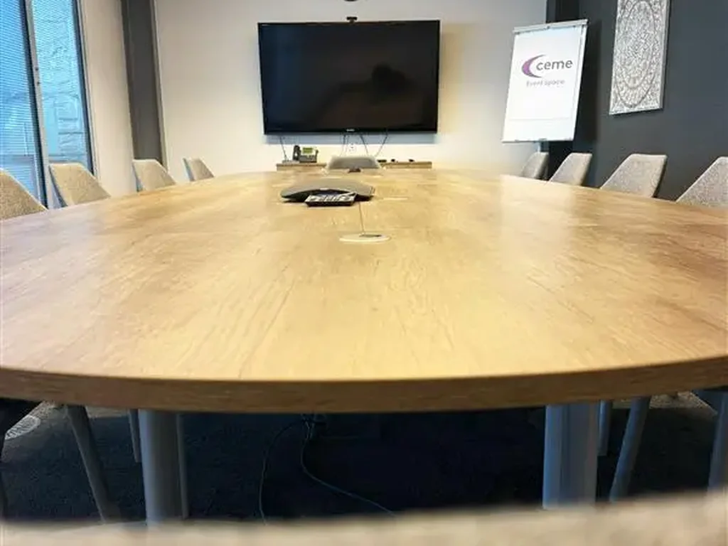 Executive Boardroom 273