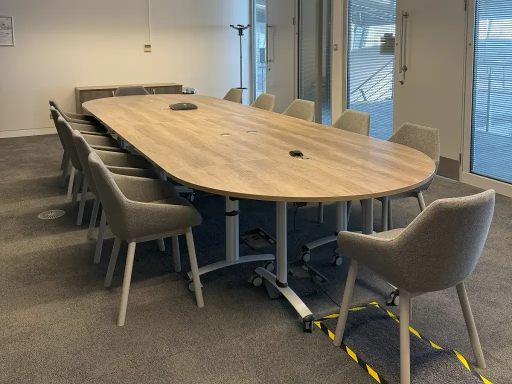 Executive Boardroom 273