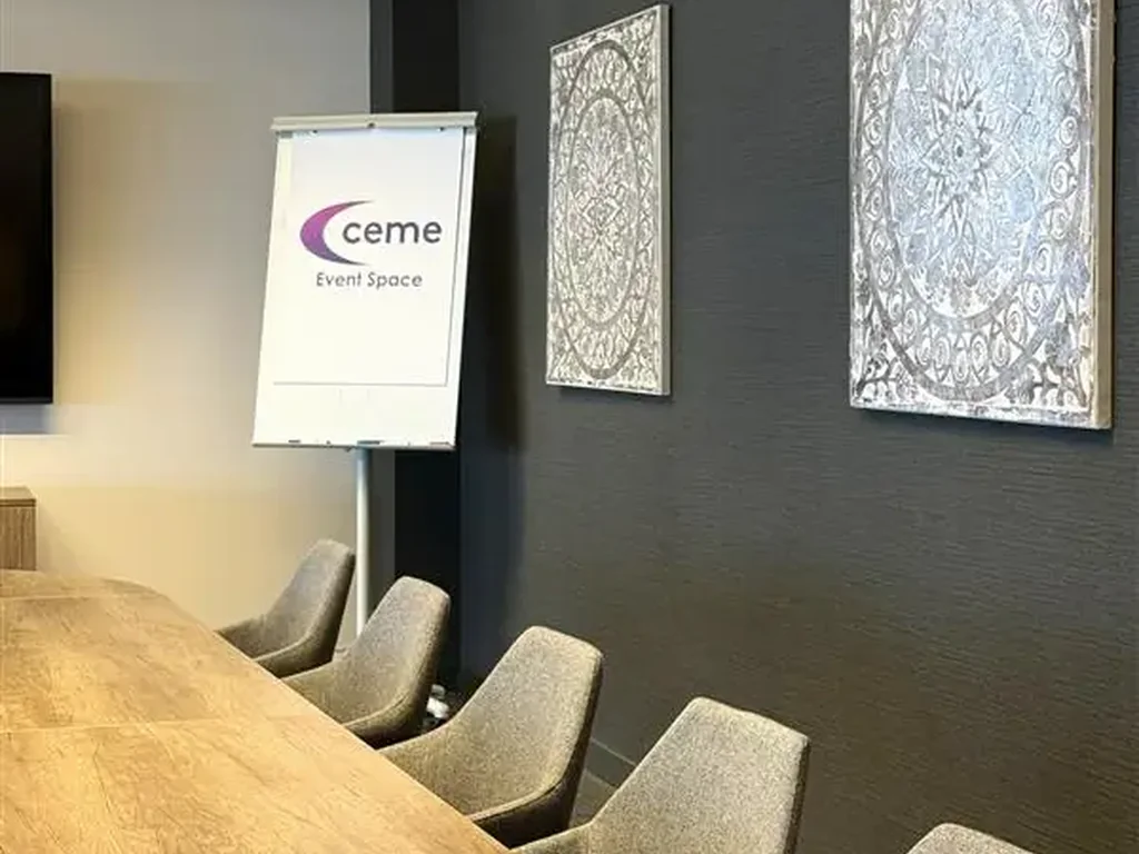 Executive Boardroom 273