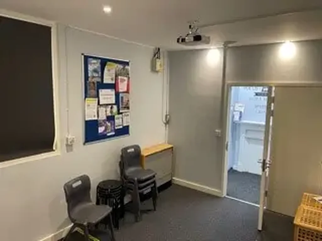 Blue Room/Meeting Room