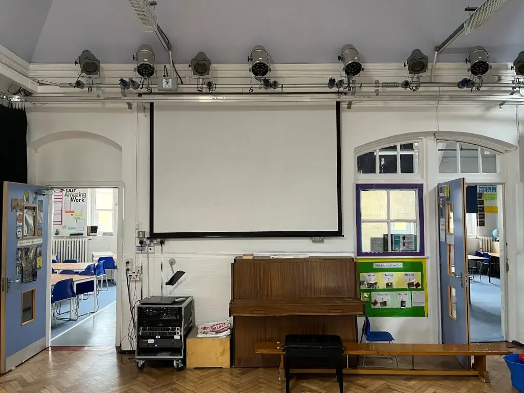 Middle Floor Hall