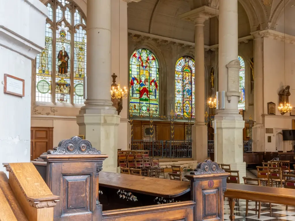 Main Nave (with side chapels)