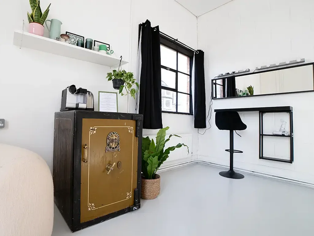 Studio 4 Bijou Room