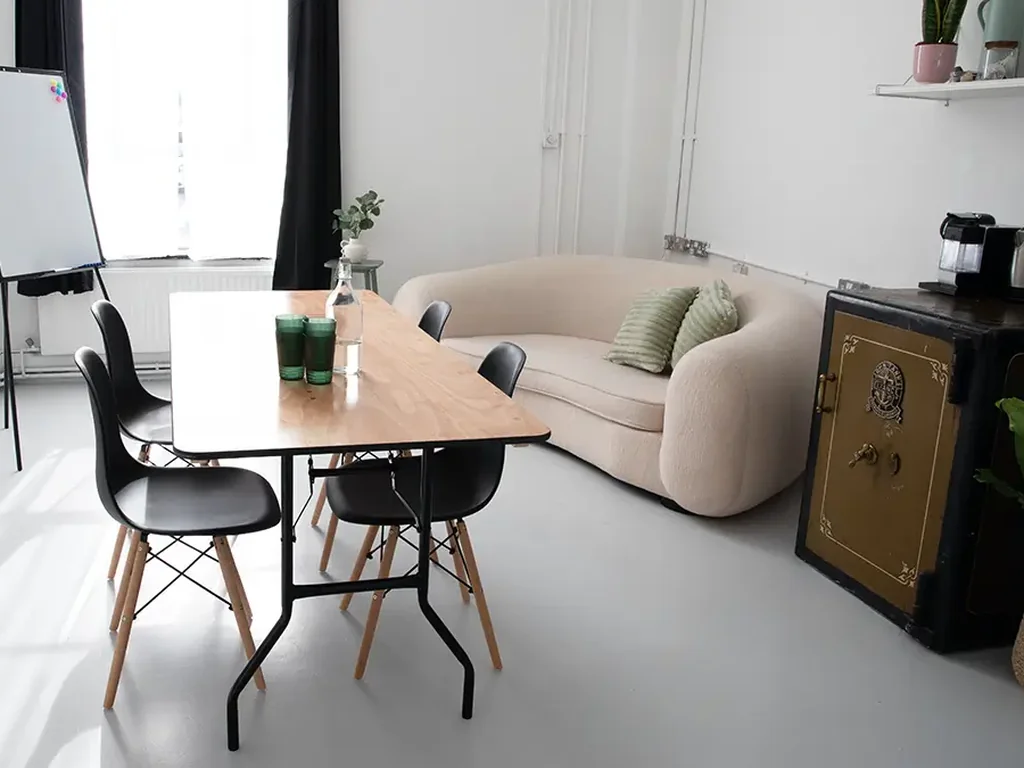 Studio 4 Bijou Room