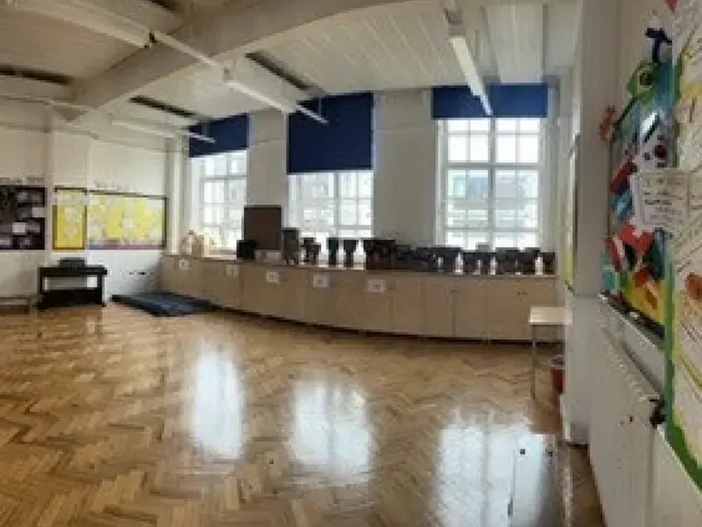 Middle Hall