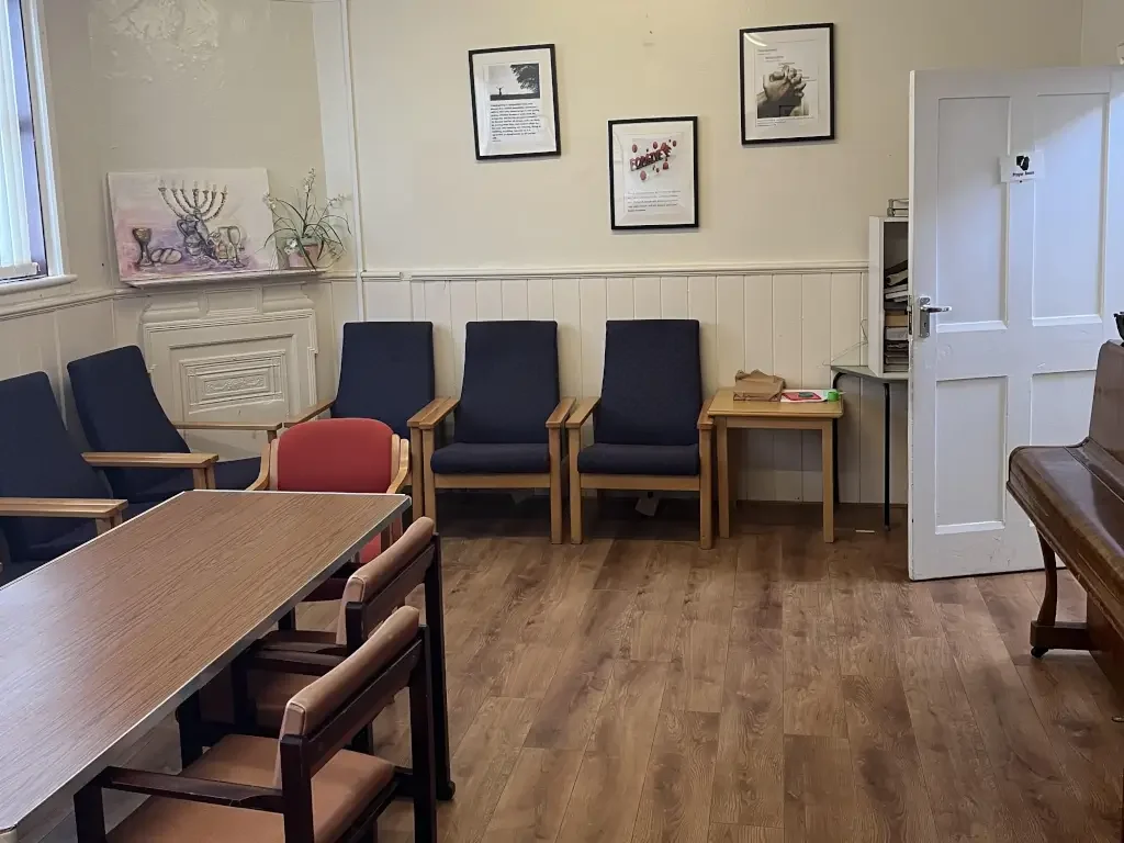 Gown Room / Prayer Room