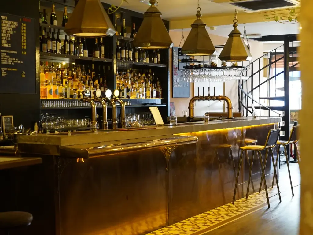 Bar