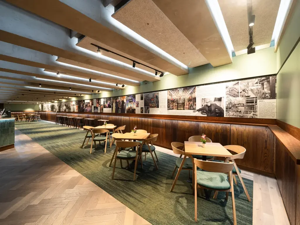 The 1911 Bar