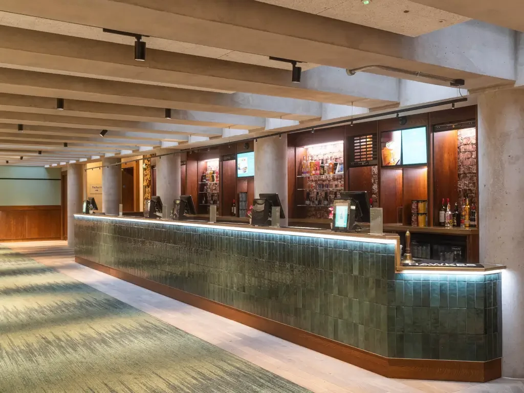 The 1911 Bar