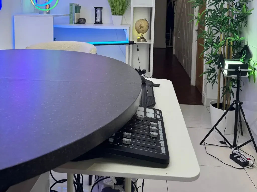 Corner Studio