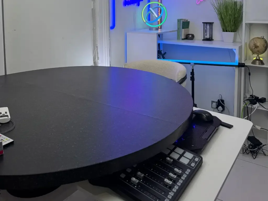 Corner Studio