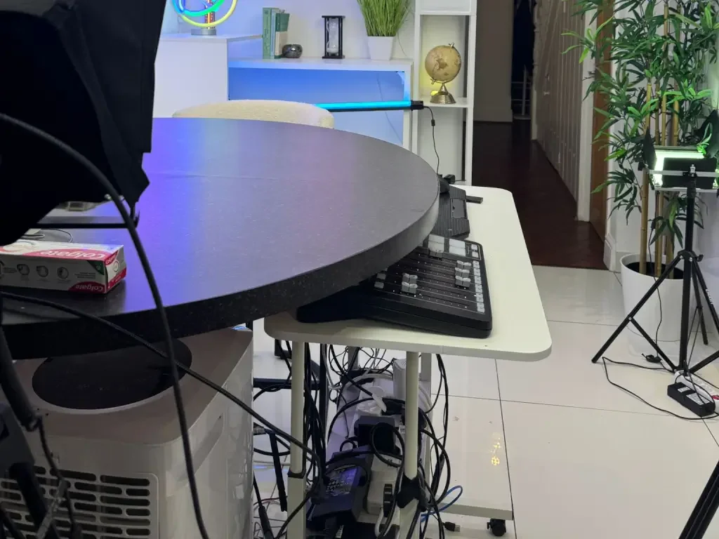 Corner Studio