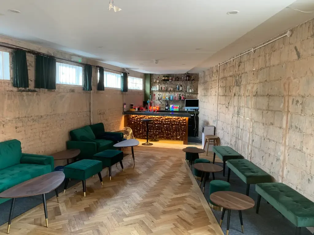 Cocktail Lounge Bar