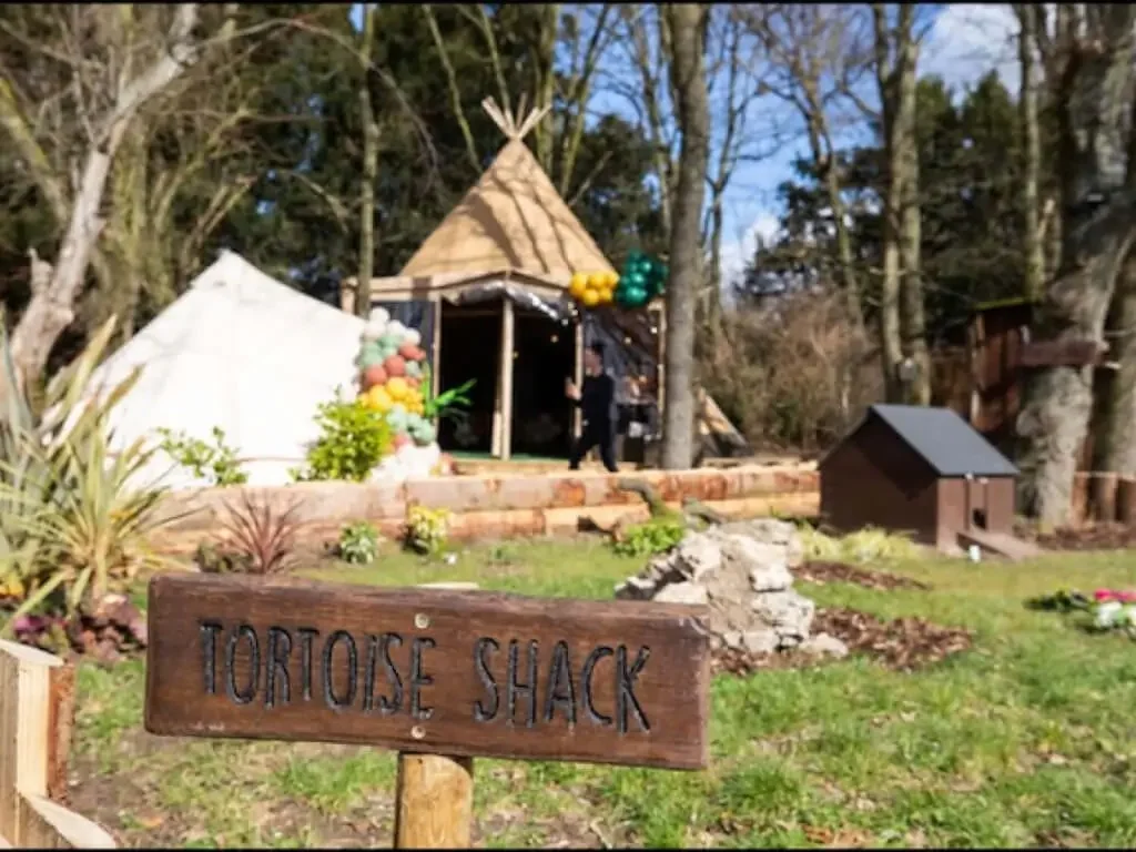 Meet the Animals, Living Things Wildlife Experience