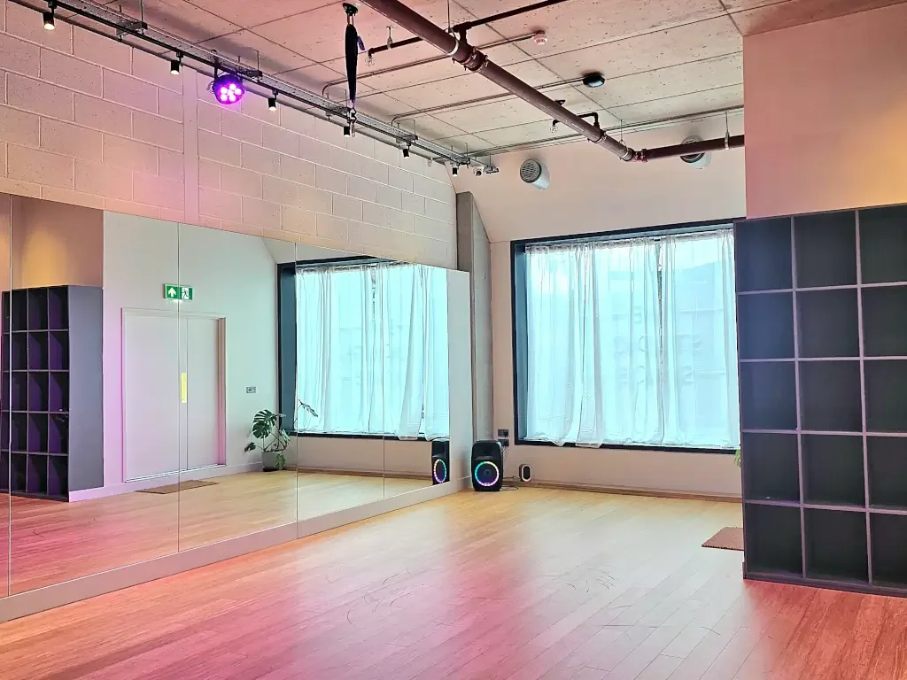 Studio 2