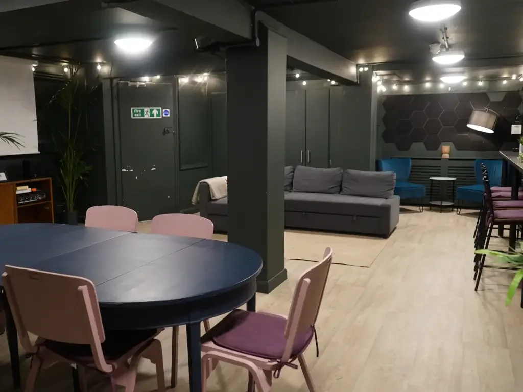 Basement 'Green Room'