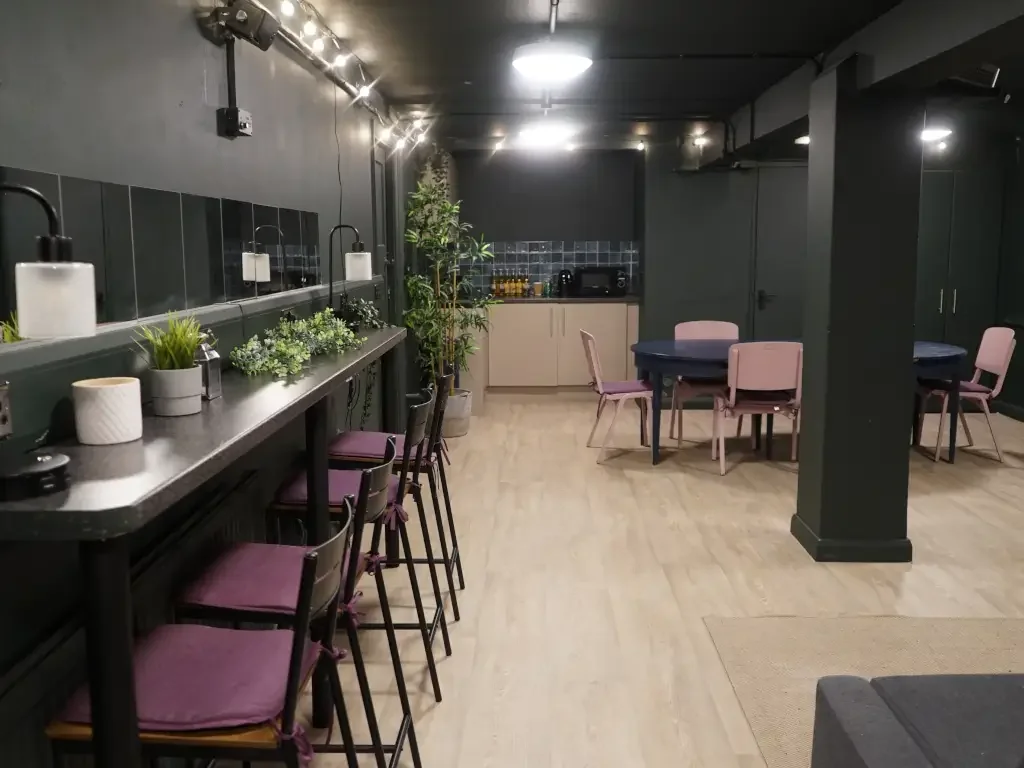 Basement 'Green Room'