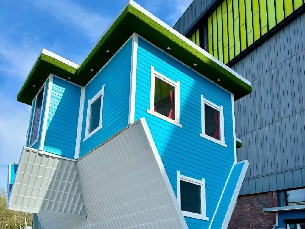 Upside Down House Metrocentre Attraction