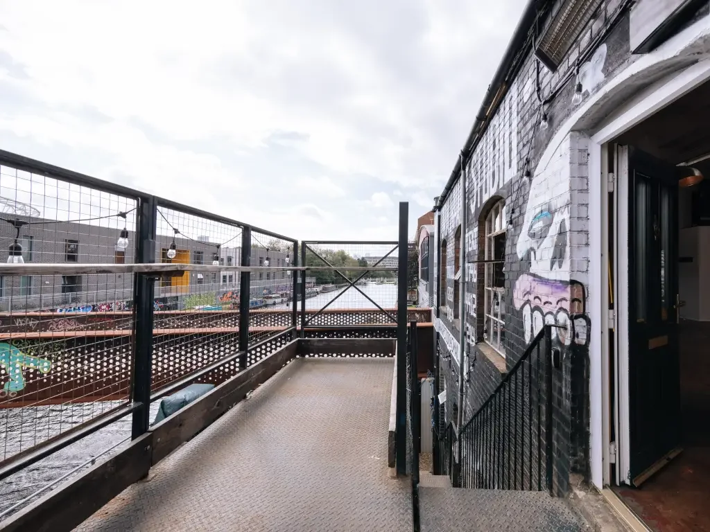 Vittoria Wharf Studio
