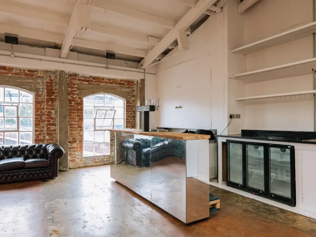 Vittoria Wharf Studio