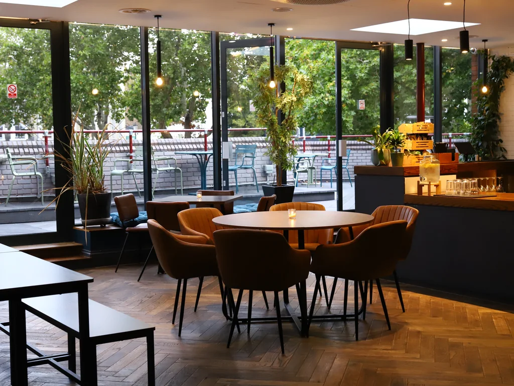 Bar & Terrace