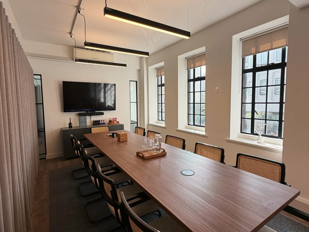 Stamford Boardroom (12-person)