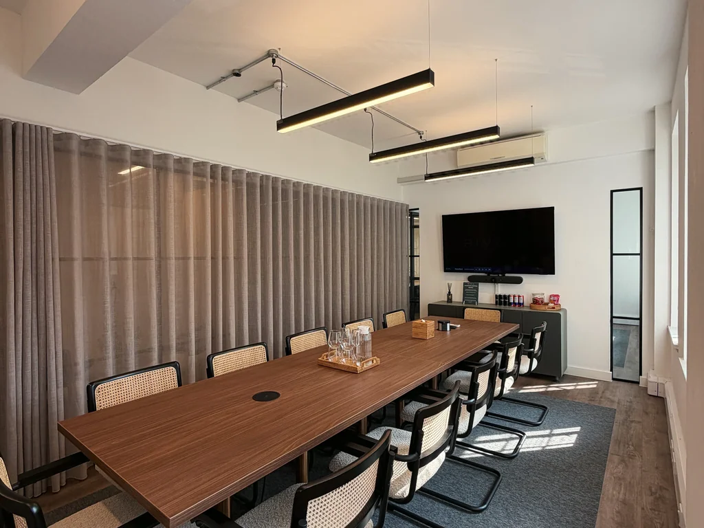 Stamford Boardroom (12-person)