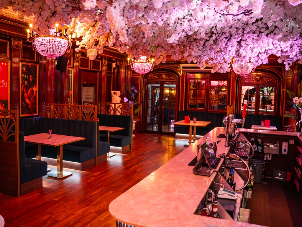 VIP cocktail Lounge