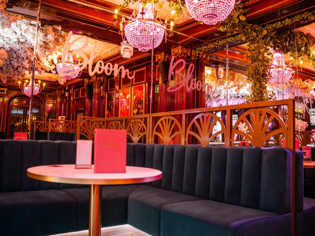 VIP cocktail Lounge