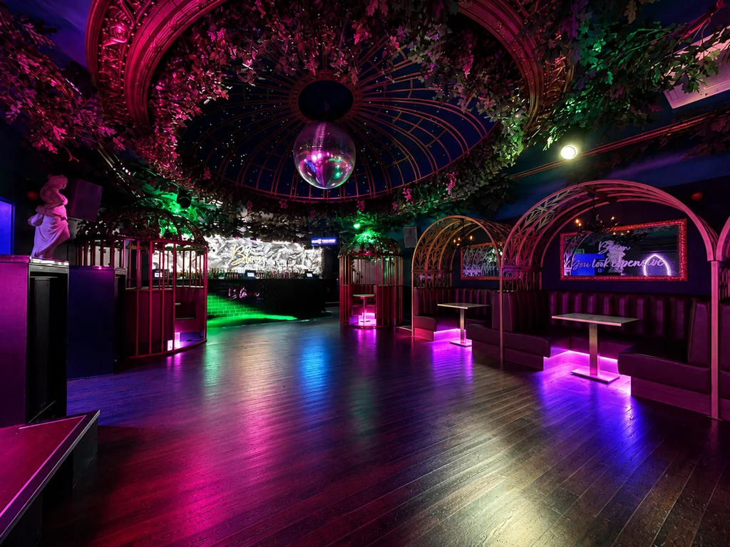 Club Lounge