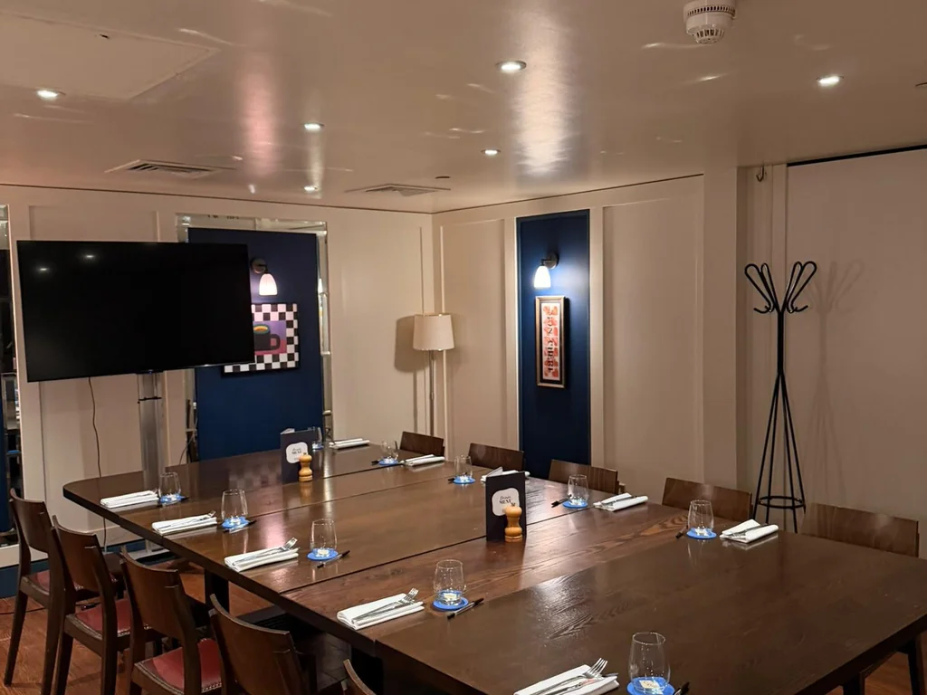 Bordeaux Room