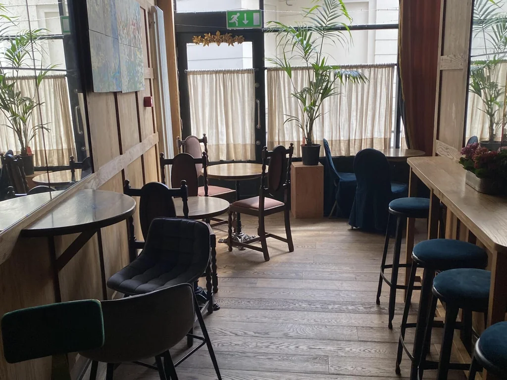 Chandos Lounge