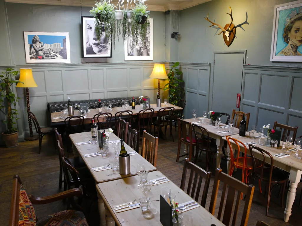 The Gallery Room