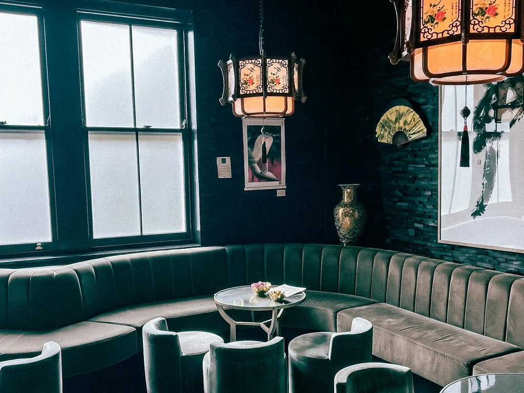Shanghai Cocktail Lounge