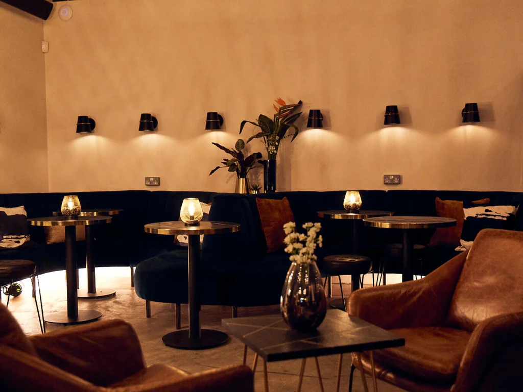 West Lounge & Courtyard