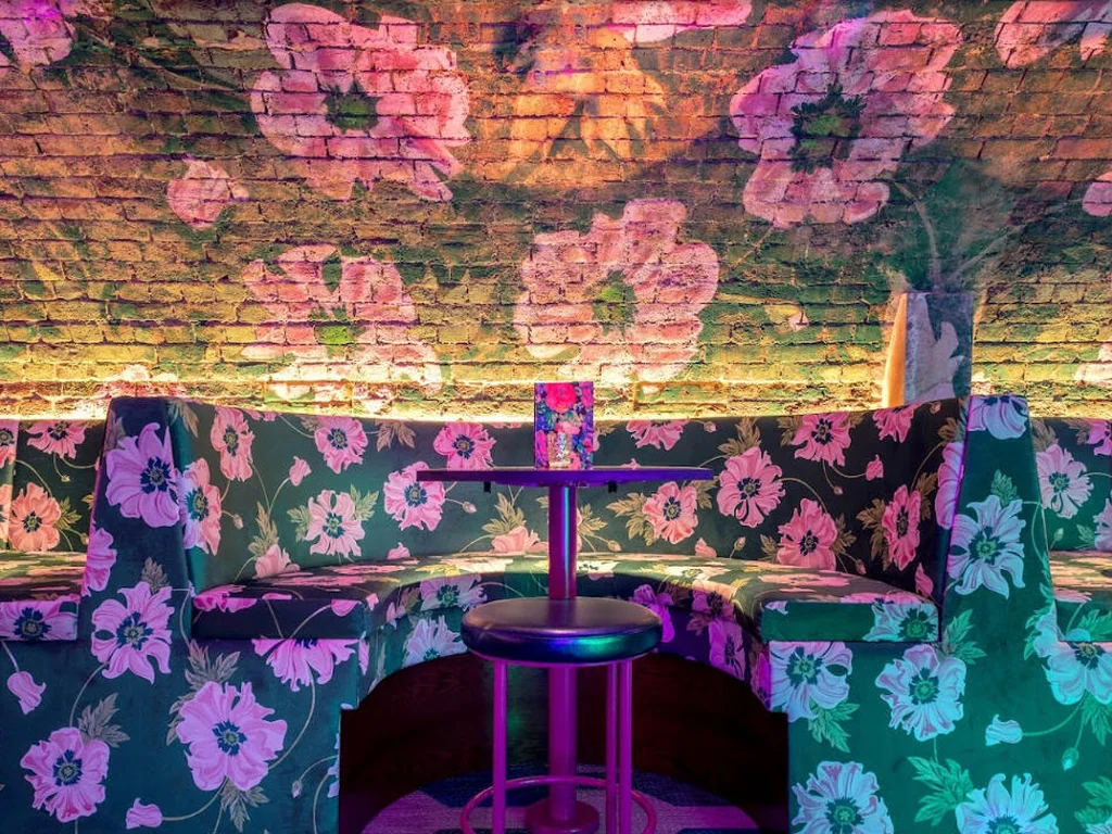 Green Rose Room