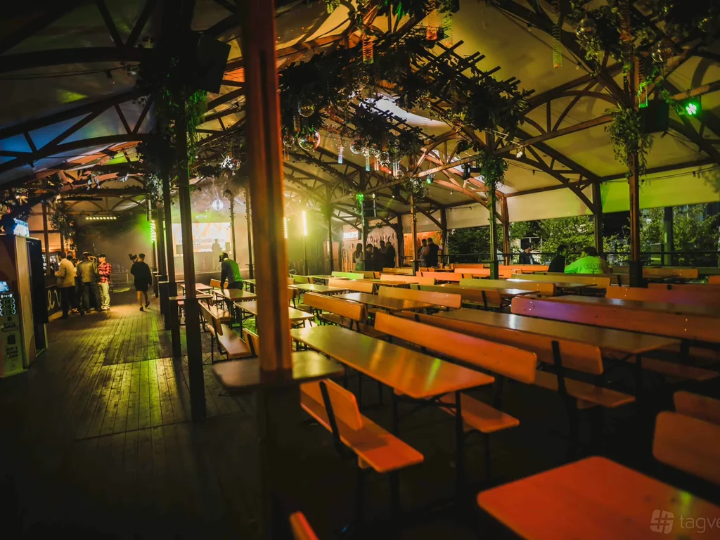 Whole Venue - Summer
