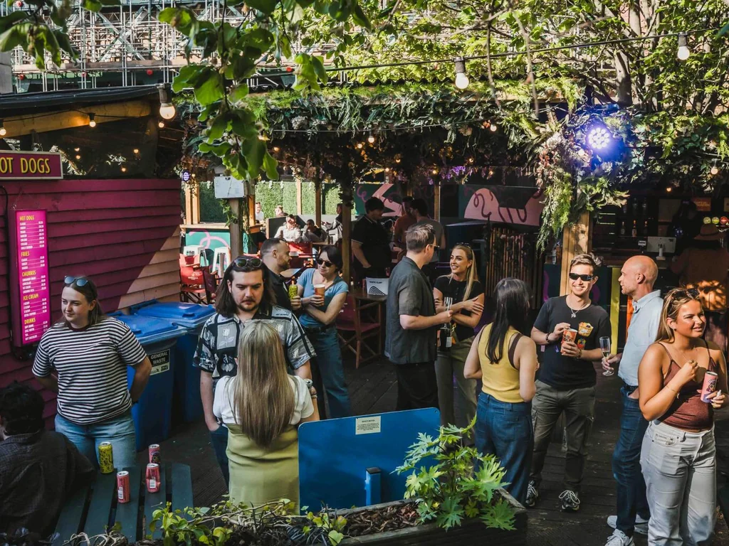 Crown & Anchor - Summer