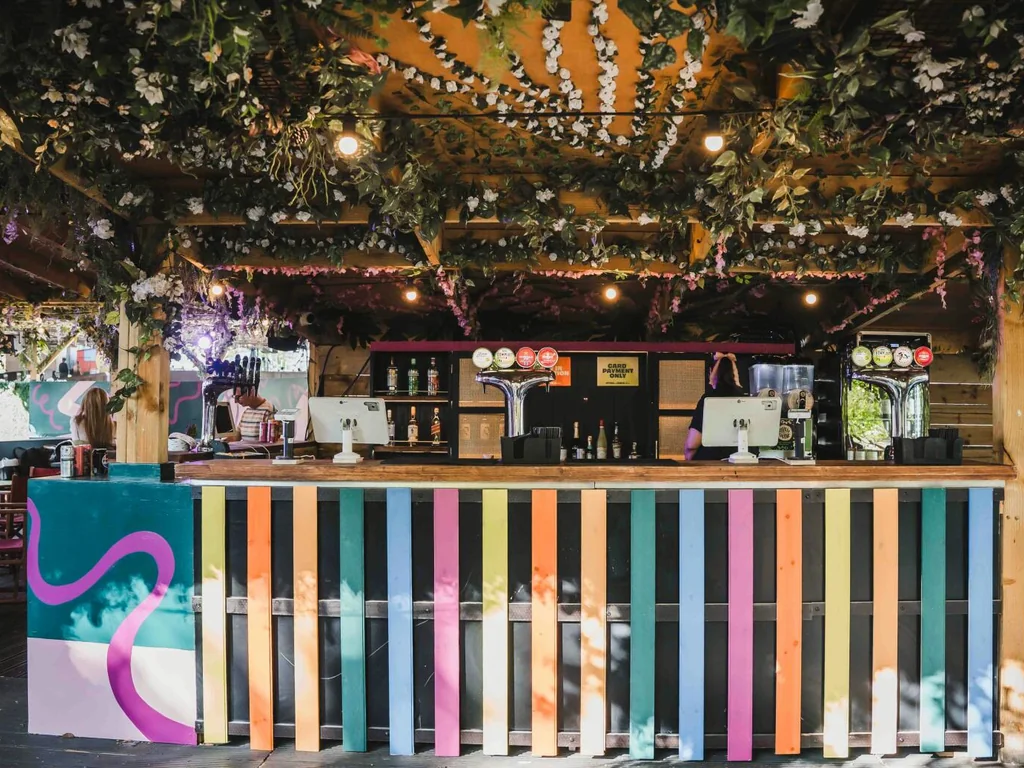 Crown & Anchor - Summer