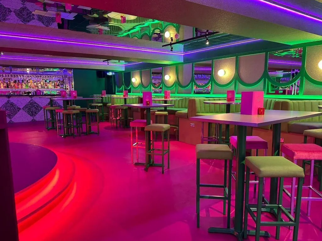 Back Bar