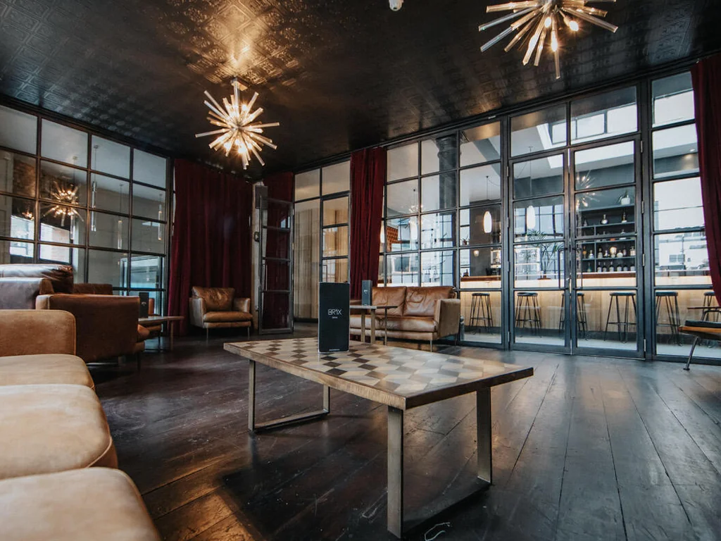 Lounge Bar