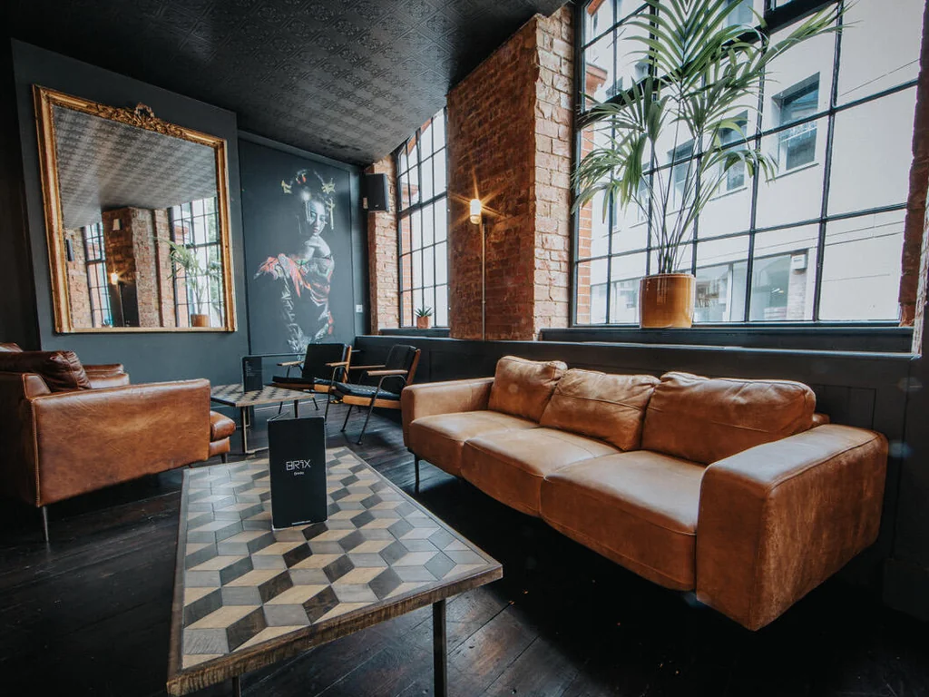 Lounge Bar